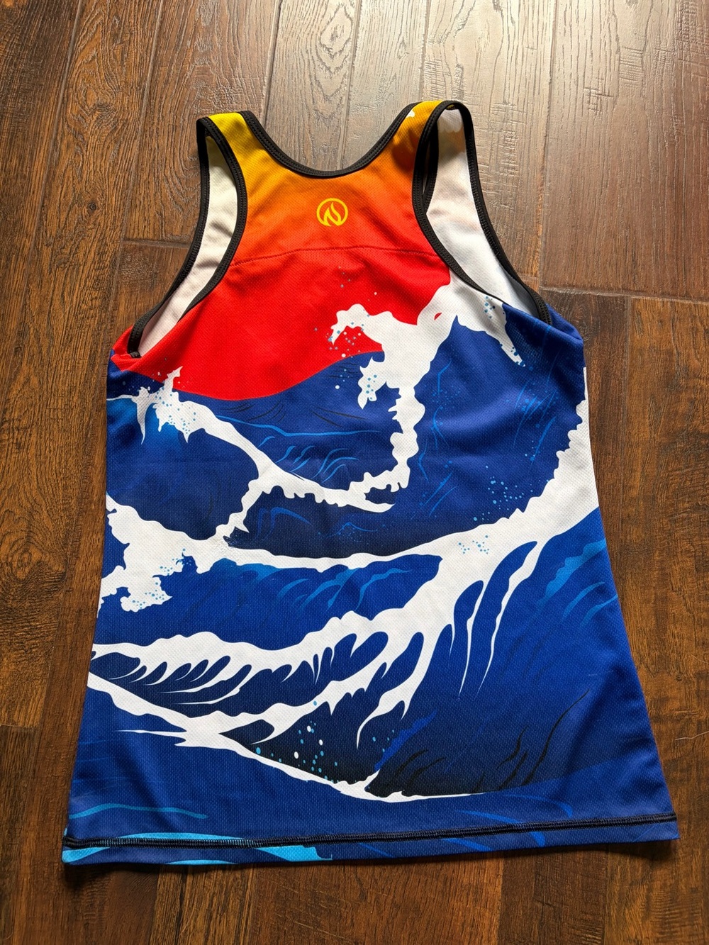 InkNBurn Ocean Skull Wave Tank - Picture 2 of 3